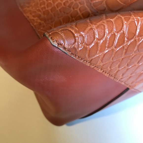 Signature V Crocodile-Embossed Leather & Smooth Leather Tote AS IS interior - Picture 13 of 16